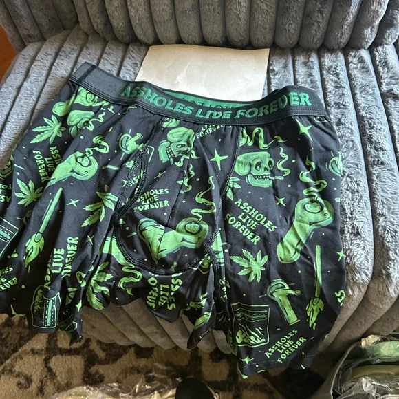 ALF Men’s Stoner Black and Green Graphic Boxers - Picture 3 of 6